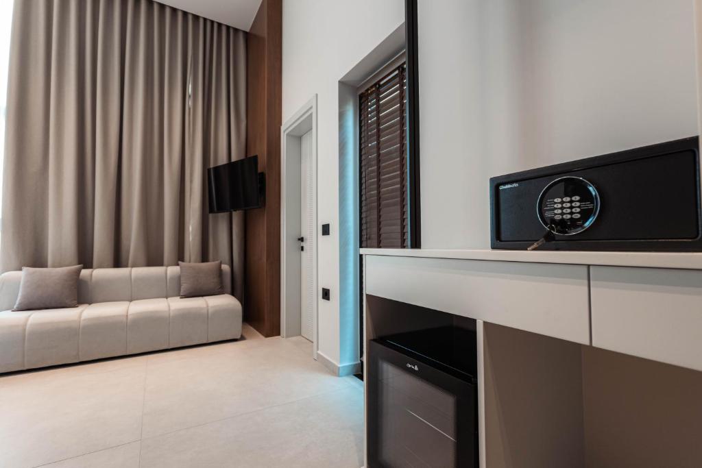 Deluxe Double Room Image 1