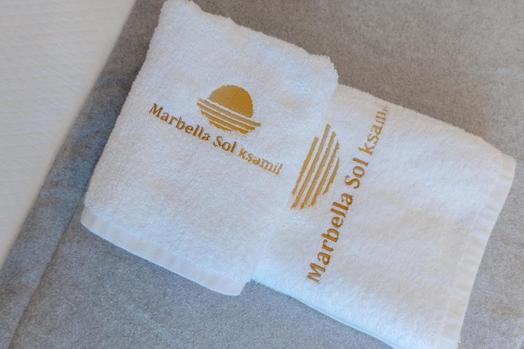 Deluxe Double Room Image 2